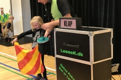 093